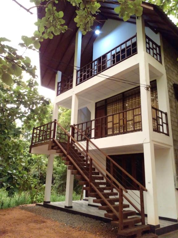 Malwathu Oya Forest Garden room 1