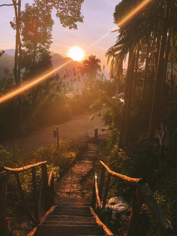 Mango Shadow Inn Ella room 6