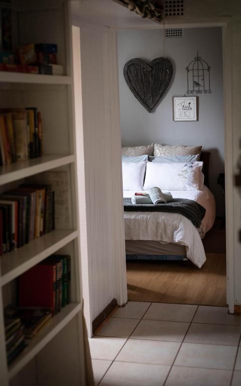 Manna Self Catering Guesthouse room 5