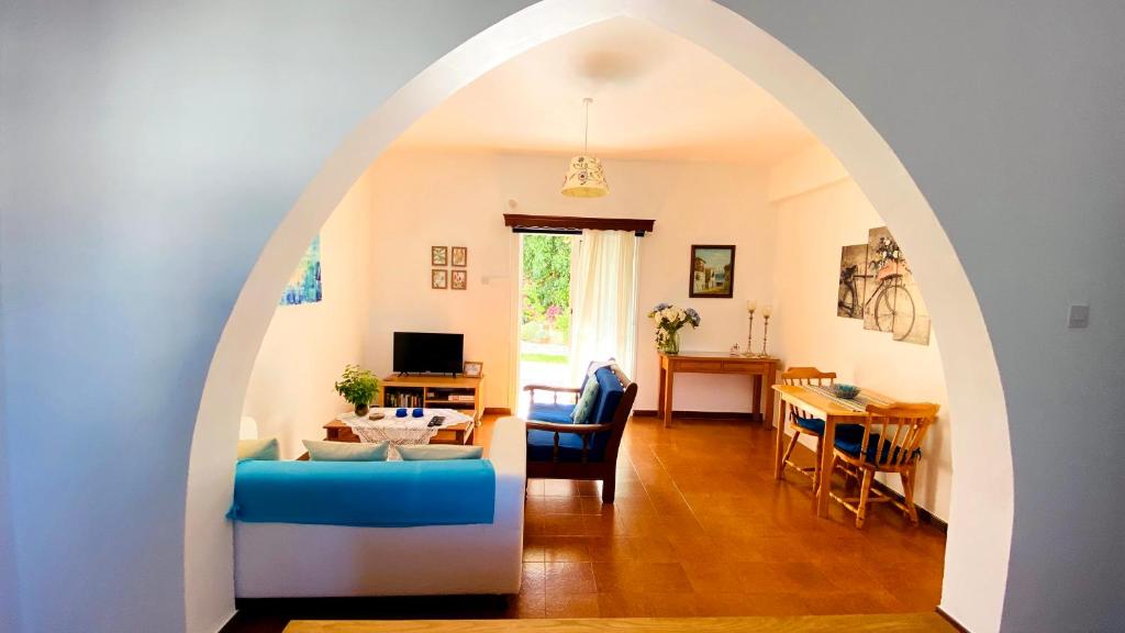 Maria's Place room 2