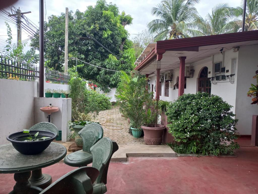 Mayura Rest Inn room 3