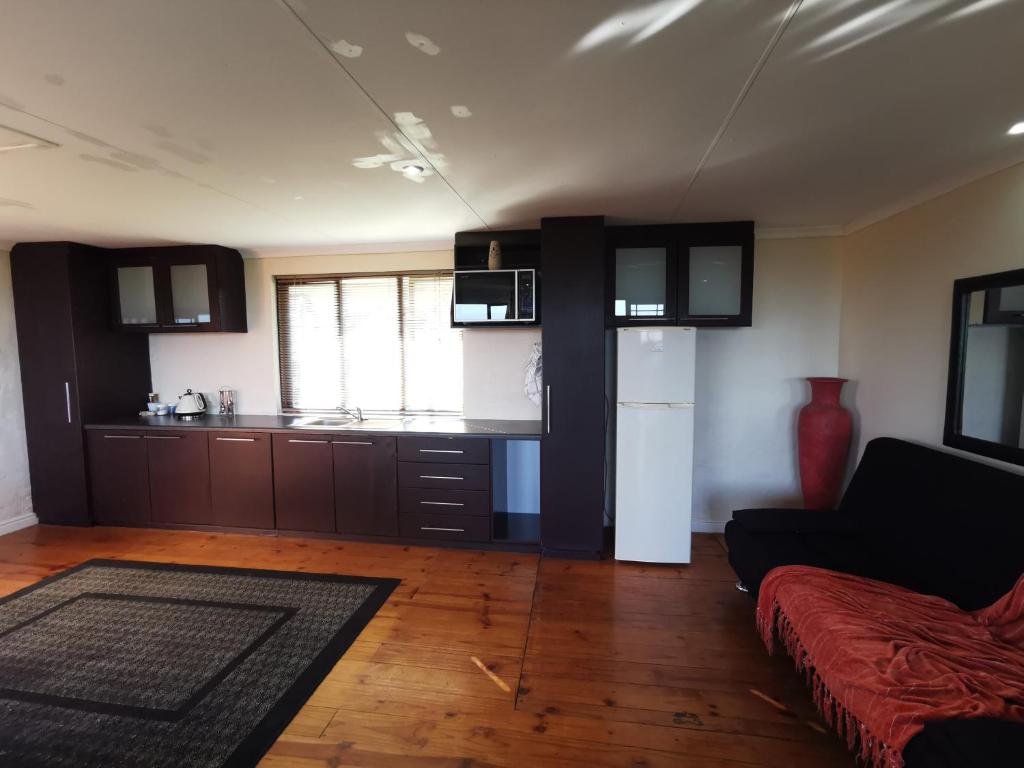 Milkwood Cottage room 2