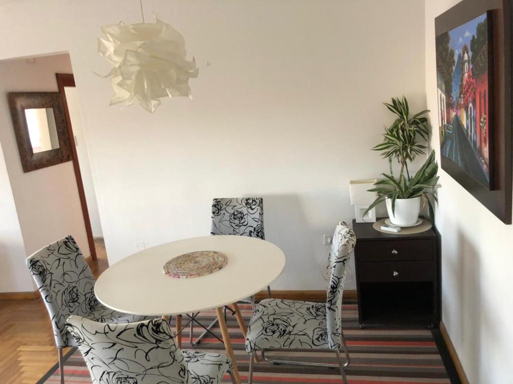 Mira Bosques room 2