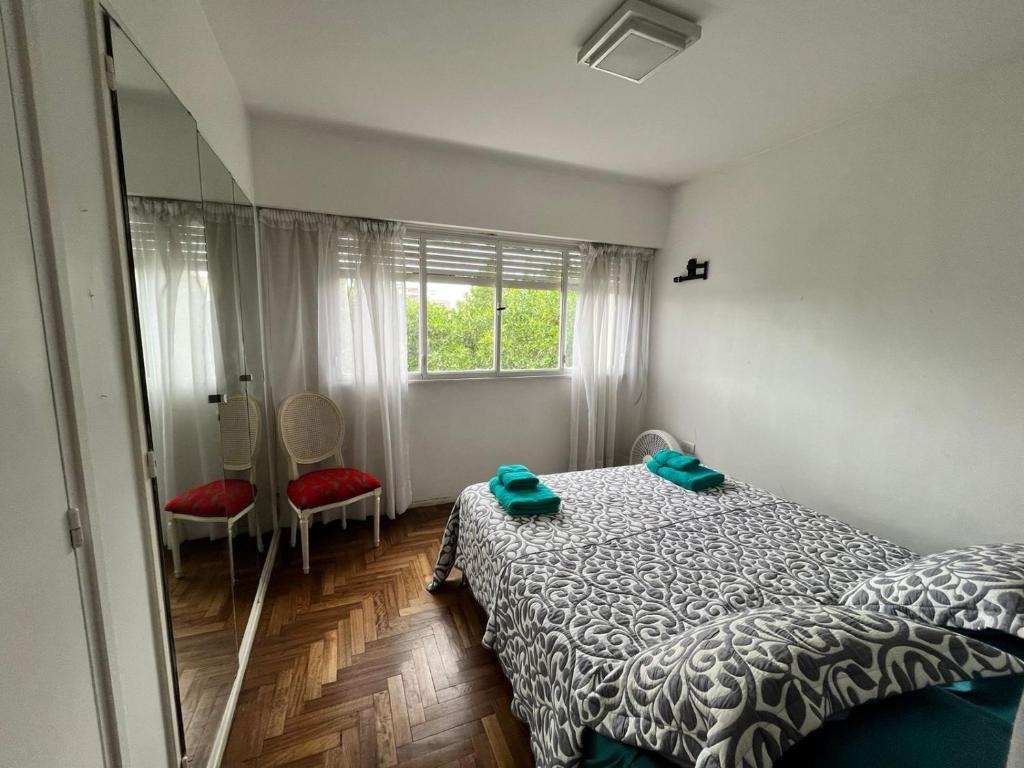 Mira Bosques room 5