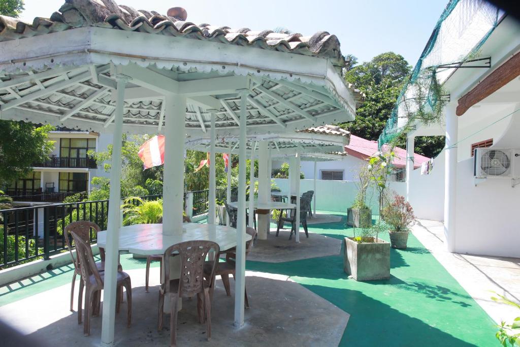 Mirissa Beach Inn room 6