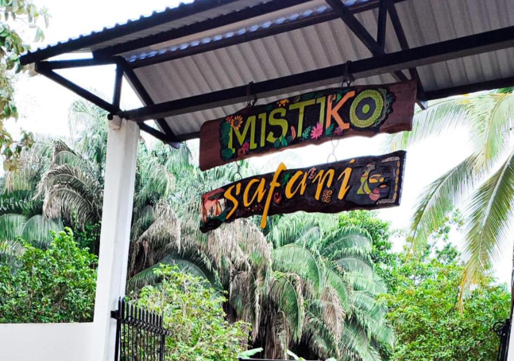 Mistiko Glamping Safari room 1