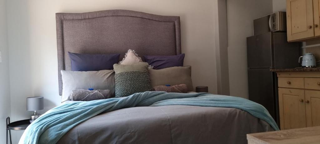 Moore Guest House room 4