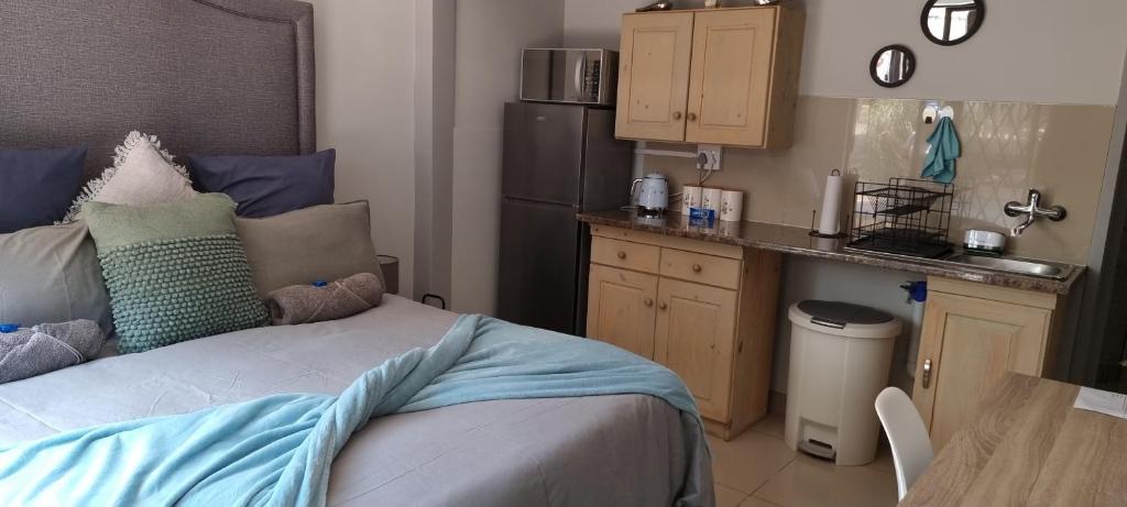 Moore Guest House room 5