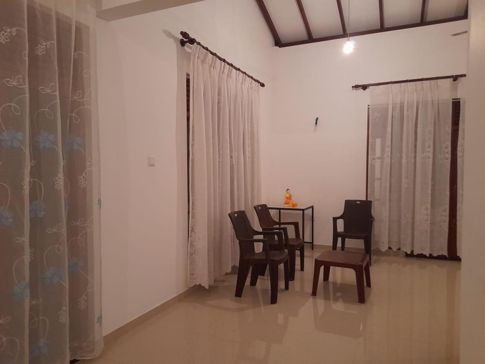 Muthuarana Villa Matara room 2