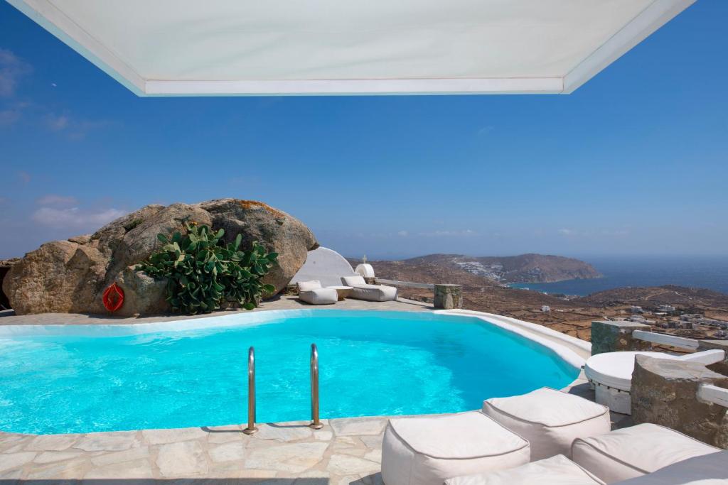 Mykonos Teatro Suites & Villa room 3