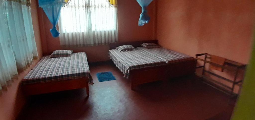 Nadeeka Hotel room 3