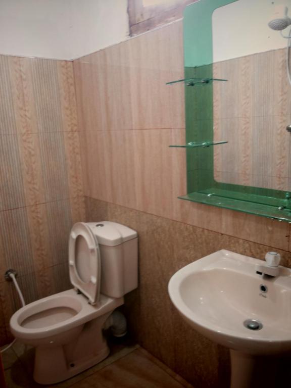 New Eagle Best Inn room 4