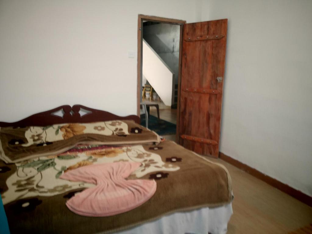 New Eagle Best Inn room 6