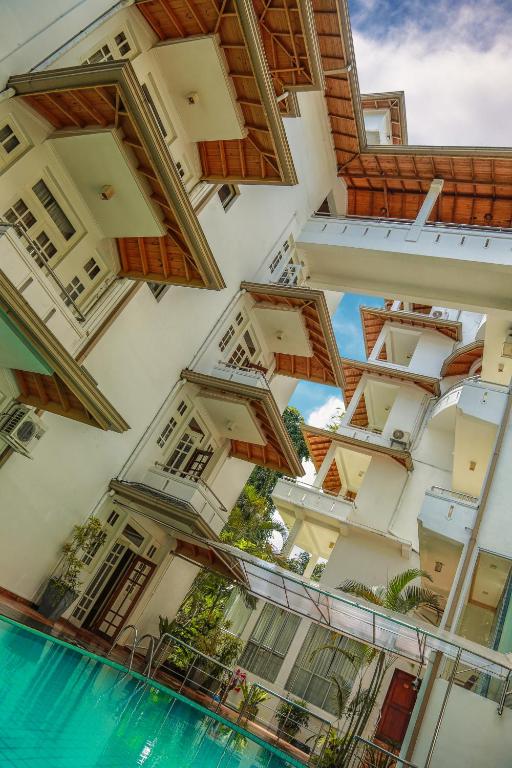 Oak Ray Serene Garden Hotel room 1