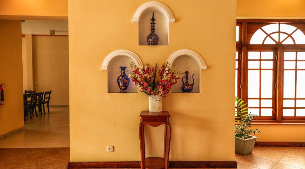 Oak Ray Serene Garden Hotel room 5