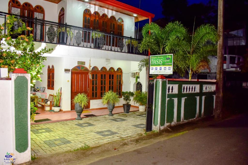 Oasis Lagoon Guest House room 6