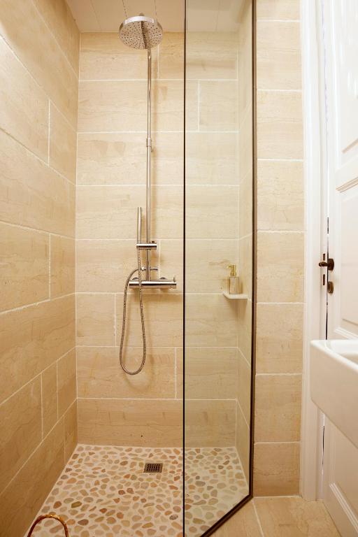 Old Town Luxury Suites Lady room 2