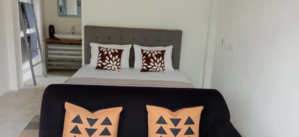 Olympus House room 5