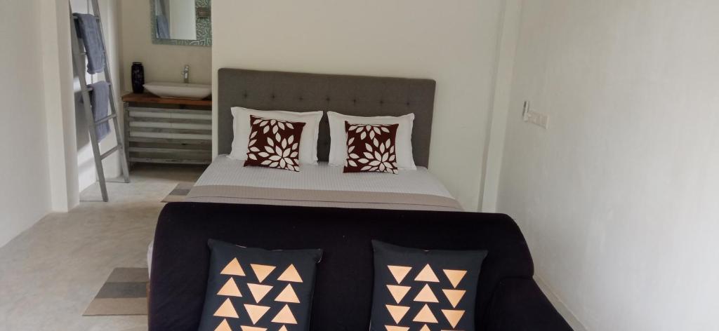 Olympus House room 6