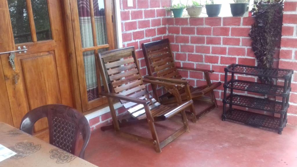 Opal Cottage room 6