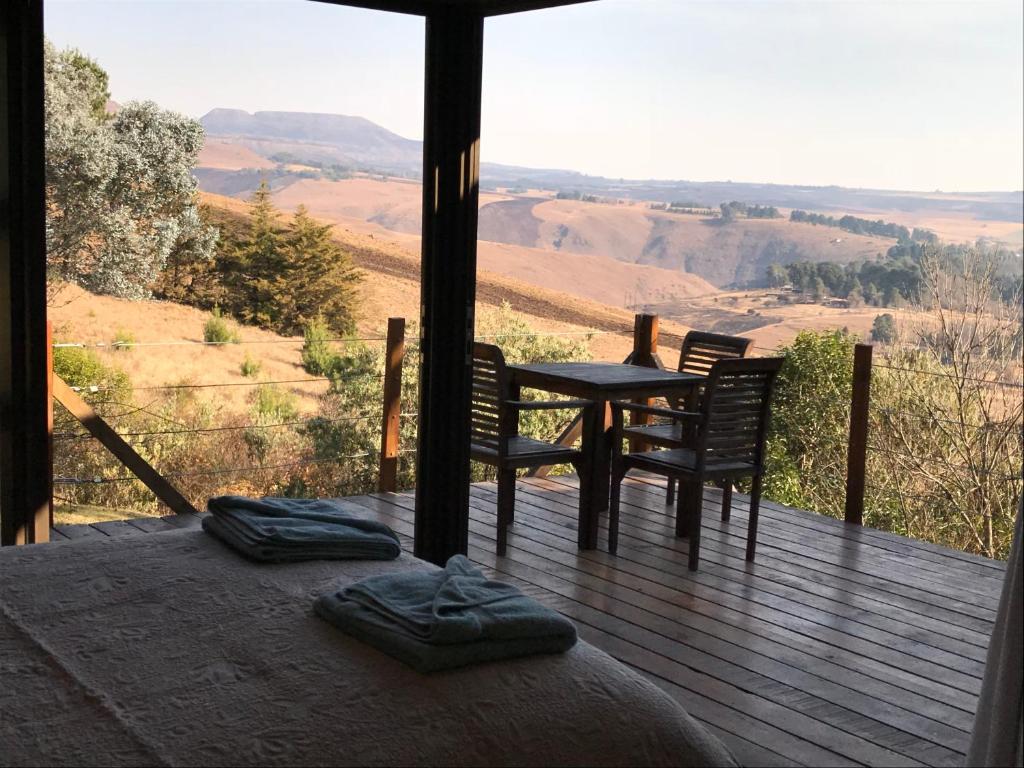 Over The Edge Cottage room 1