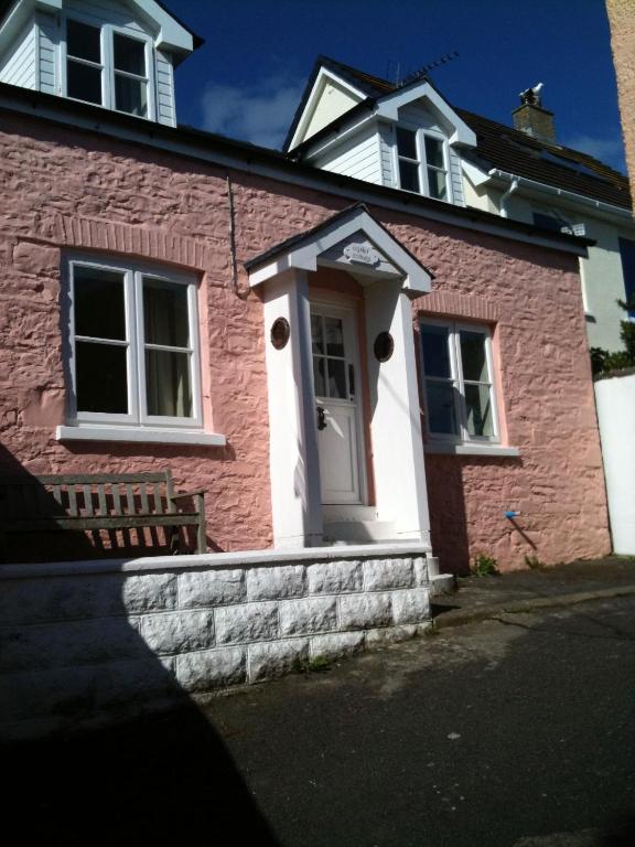 Oyster Cottage room 2