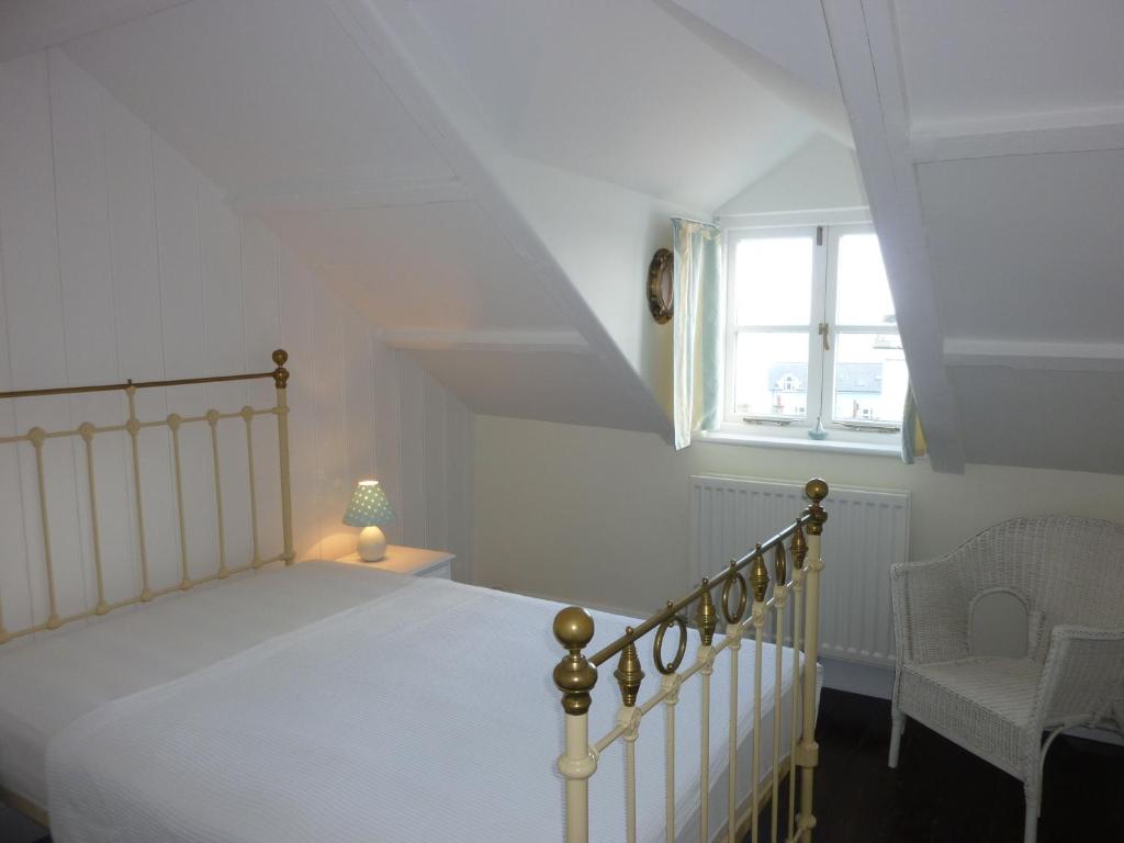 Oyster Cottage room 4