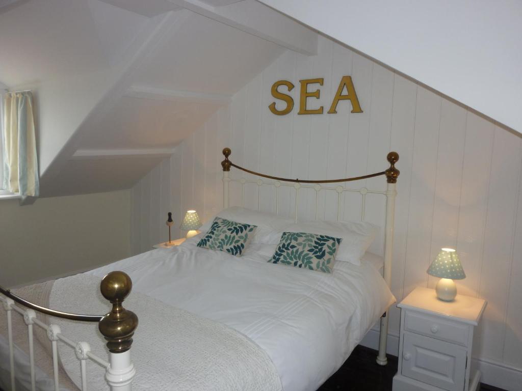 Oyster Cottage room 5