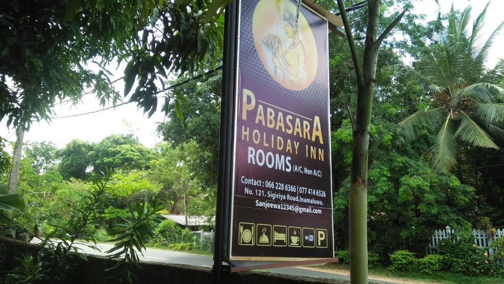 Pabasara Holiday Inn room 3