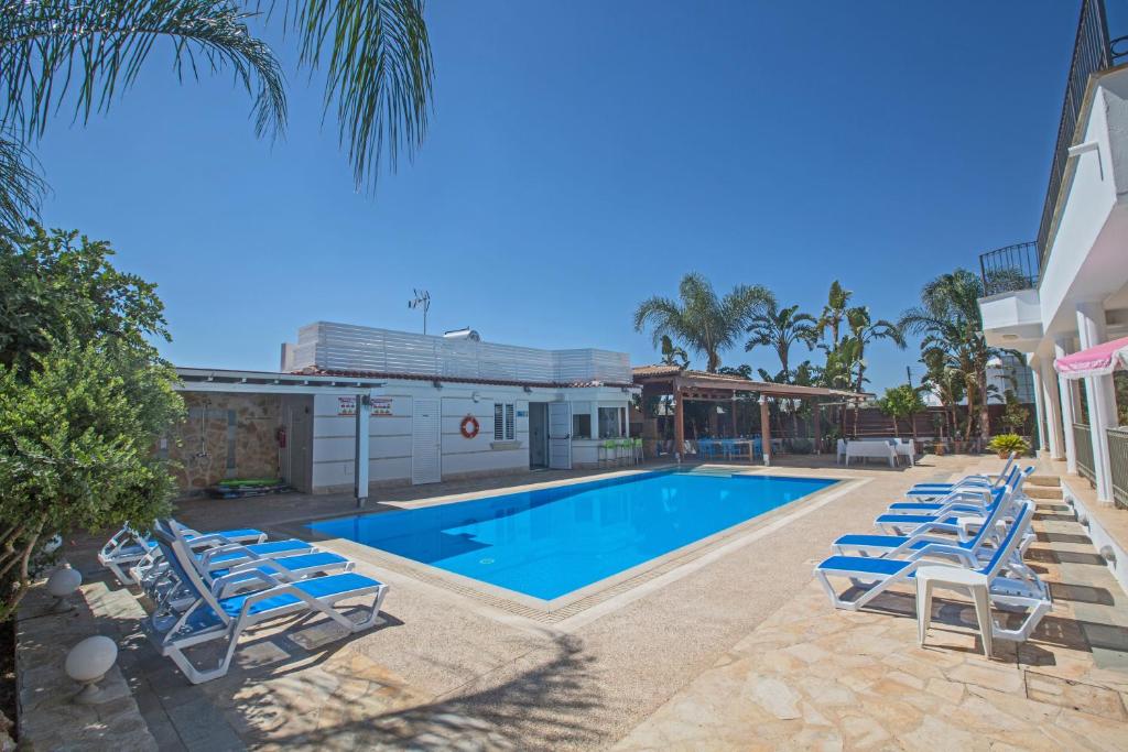 Papas Family Villa room 4