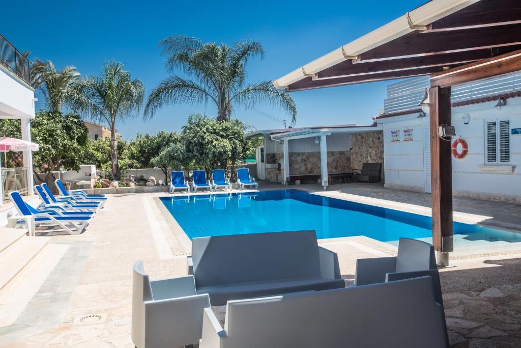 Papas Family Villa room 6