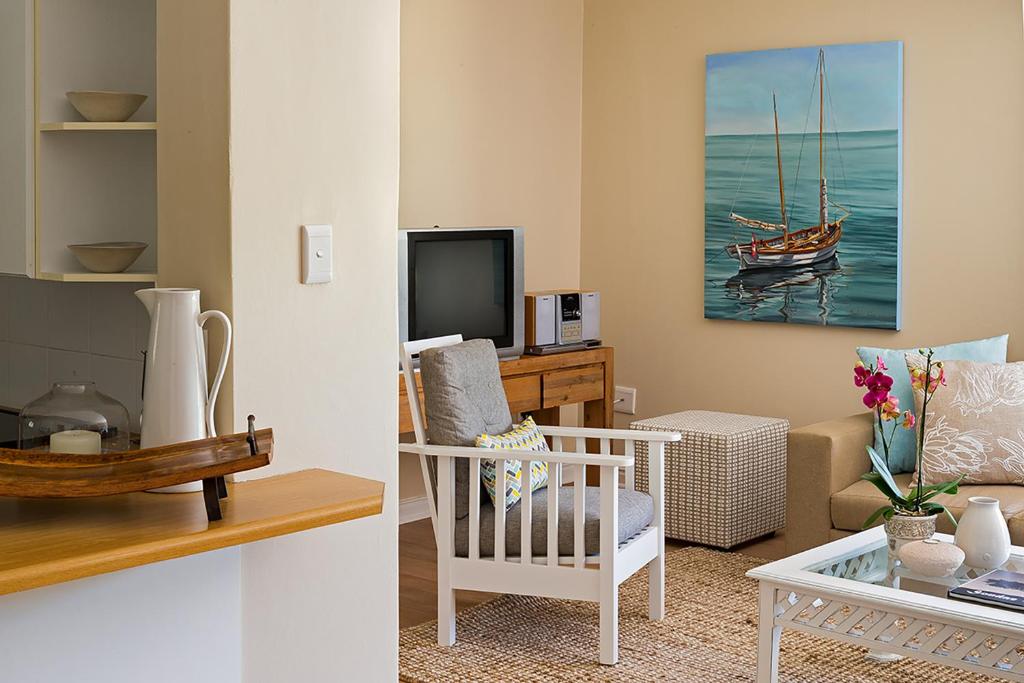 Papillon room 6