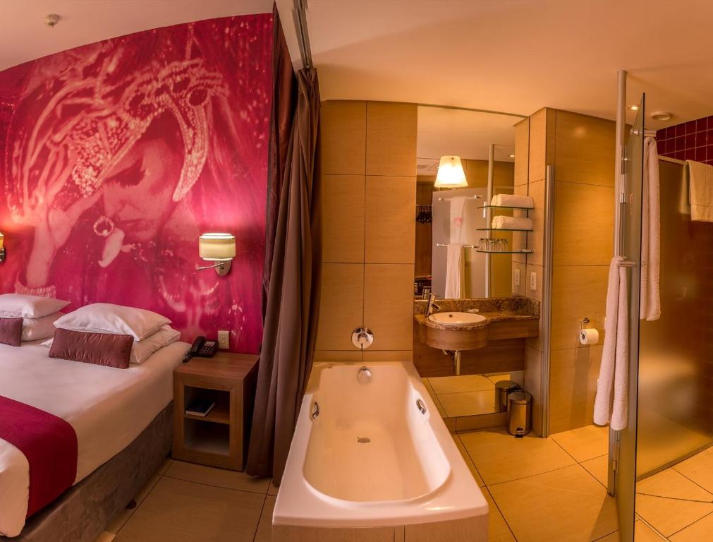 Peermont Metcourt at Rio room 4
