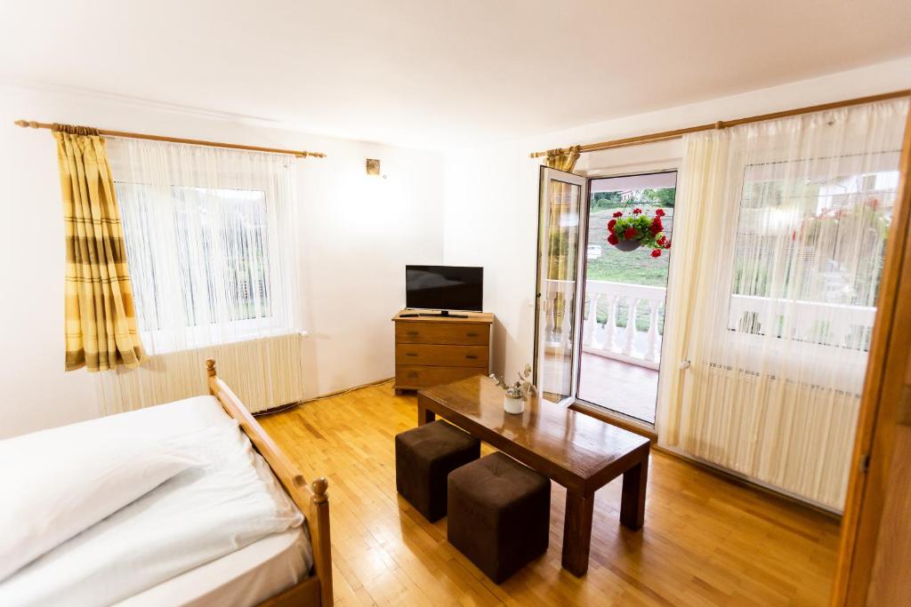 Pensiunea Ionela room 6