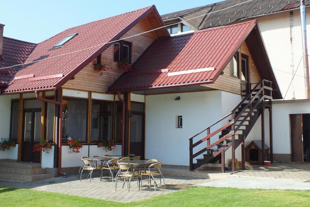 Pensiunea La Remus room 6