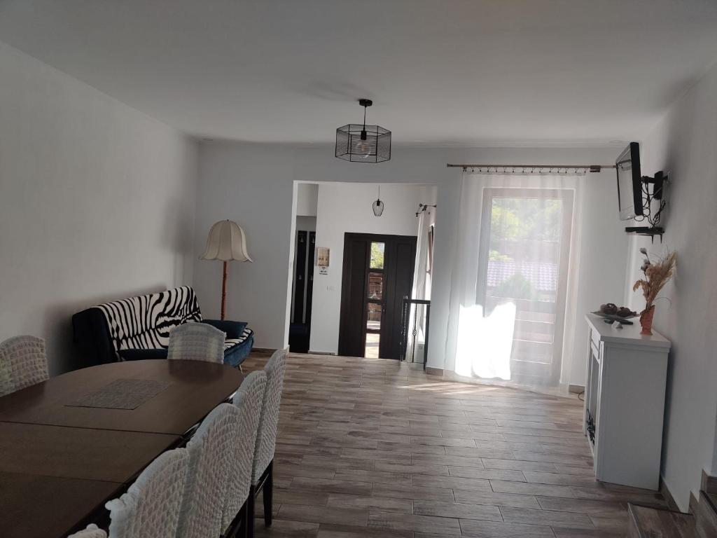 Pensiunea La Turcu room 2