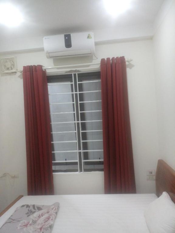 Phòng đơn có cửa sổ thoáng mát khép kín room 3