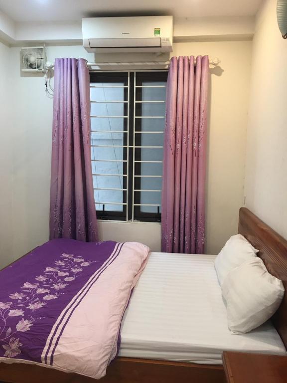 Phòng đơn có cửa sổ thoáng mát khép kín room 5