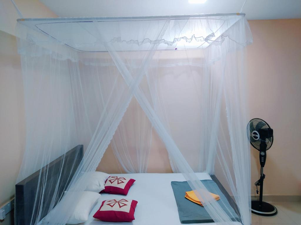 Pleasant View Ella room 3