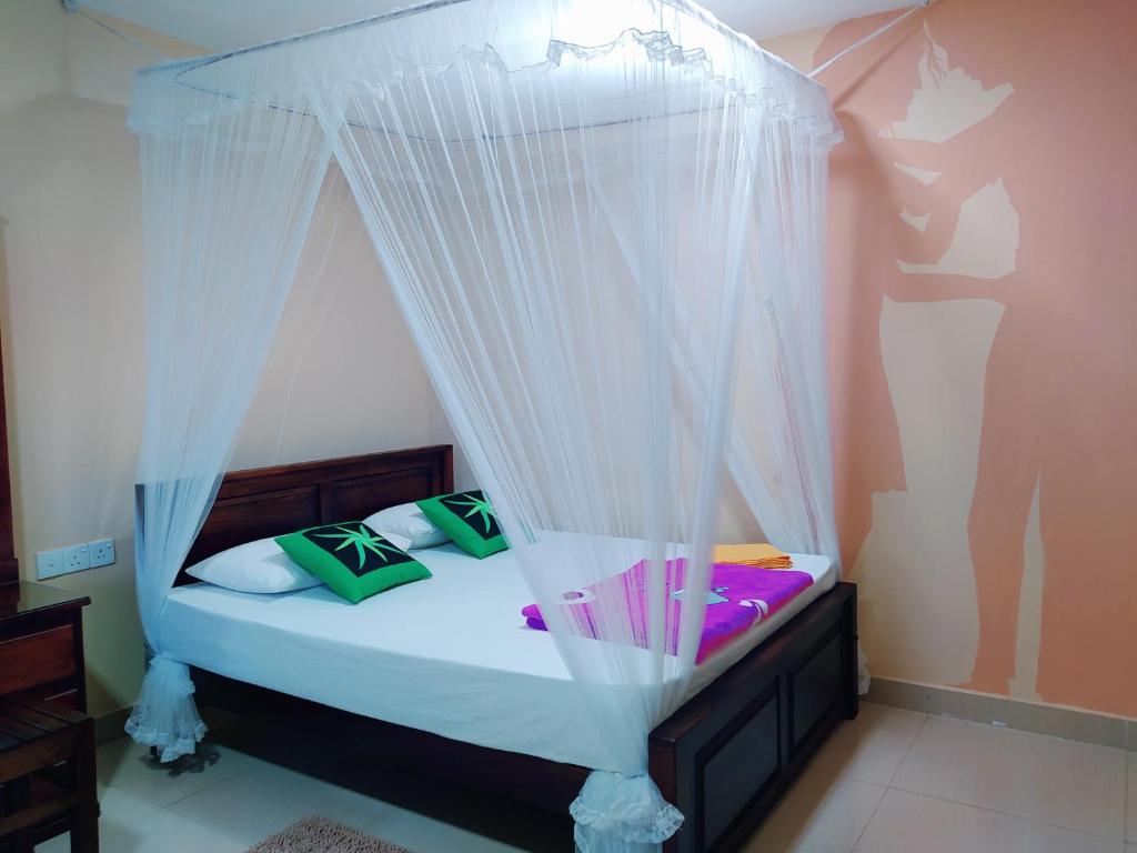 Pleasant View Ella room 4