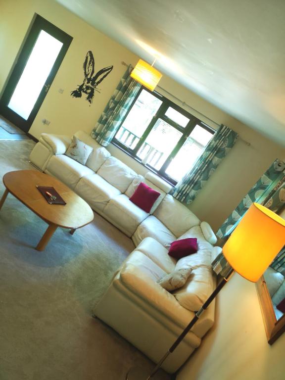 PrancingHare Lodge room 6