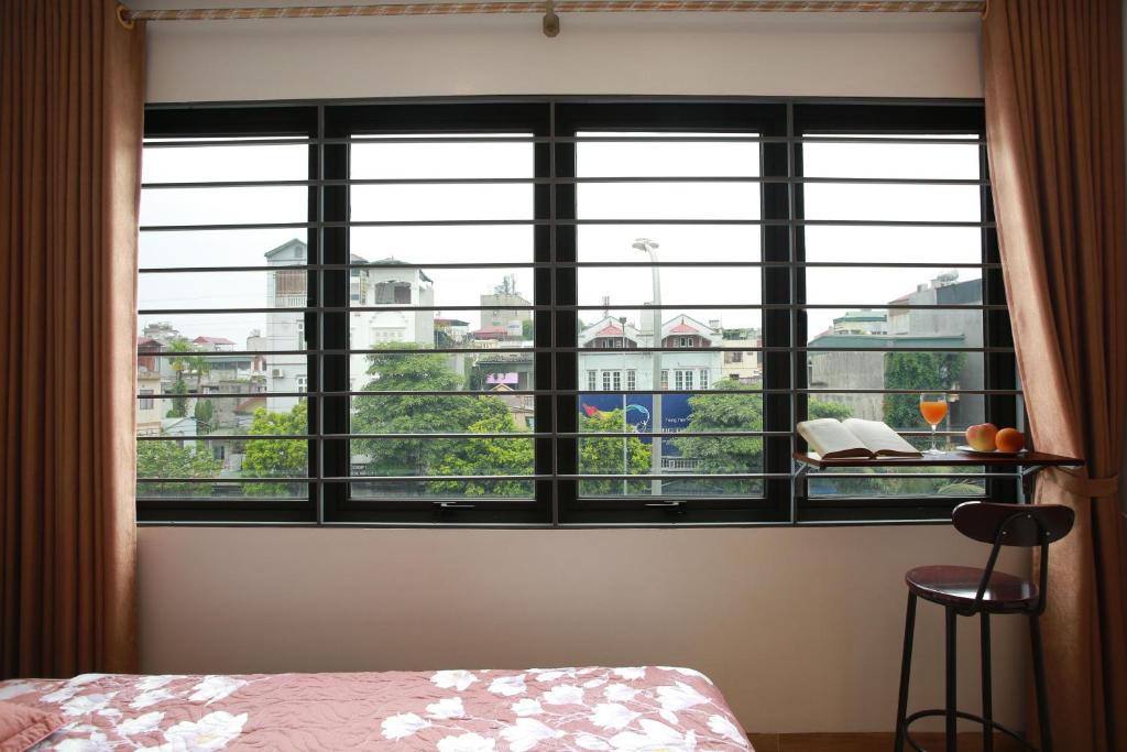 Pretty White House room 2