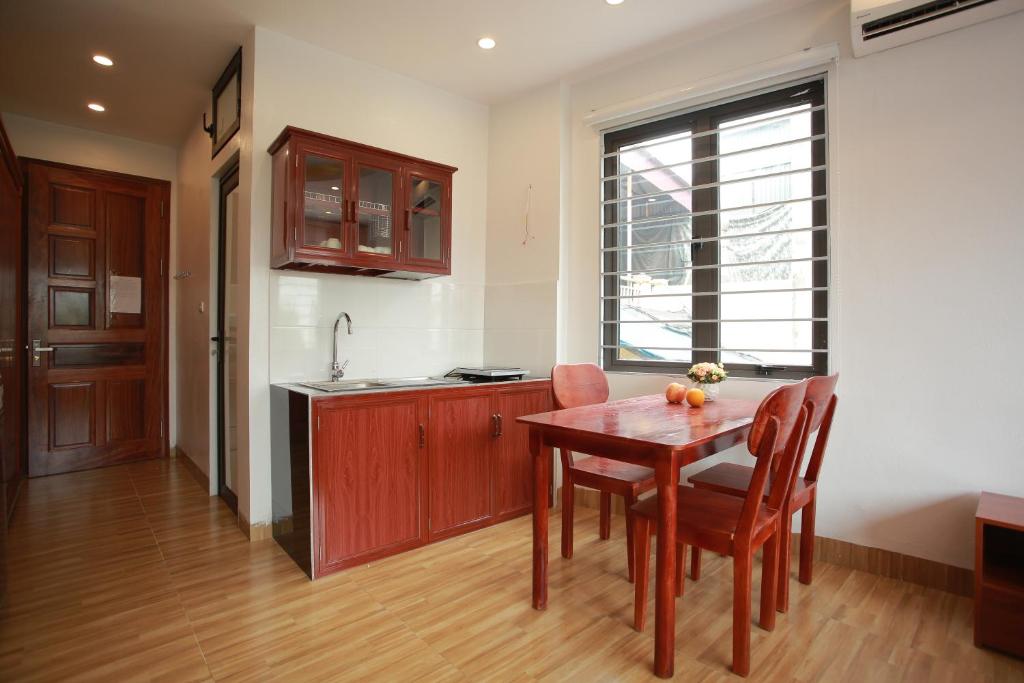 Pretty White House room 4