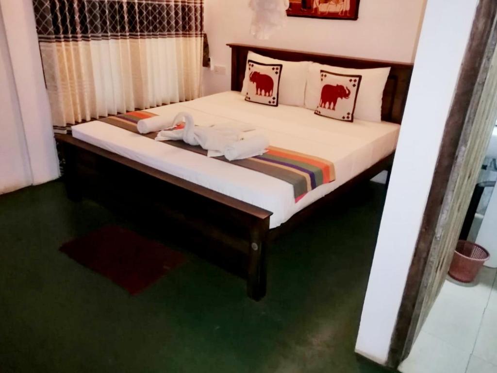 Priya HomeStay Kandalama room 6