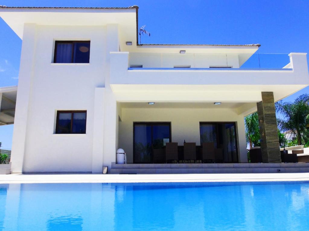 Protaras Villa Demetra room 2