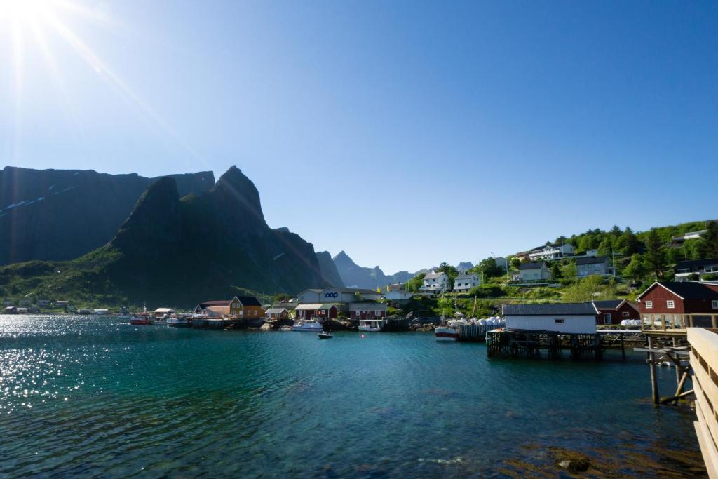 Reine Seaview Cabin room 2