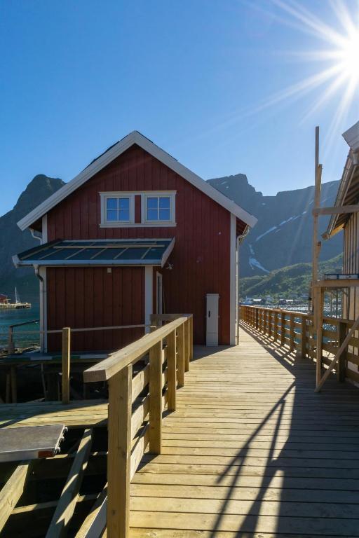 Reine Seaview Cabin room 4