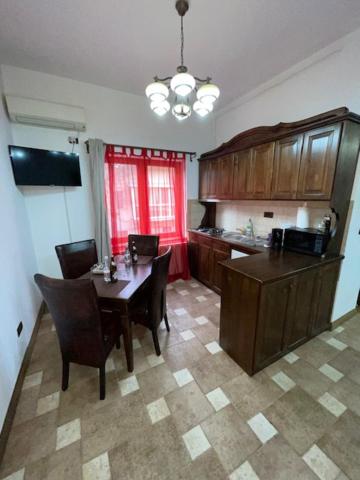 Ricky Apartment room 2