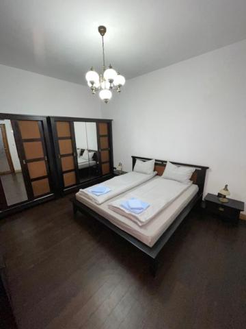 Ricky Apartment room 4