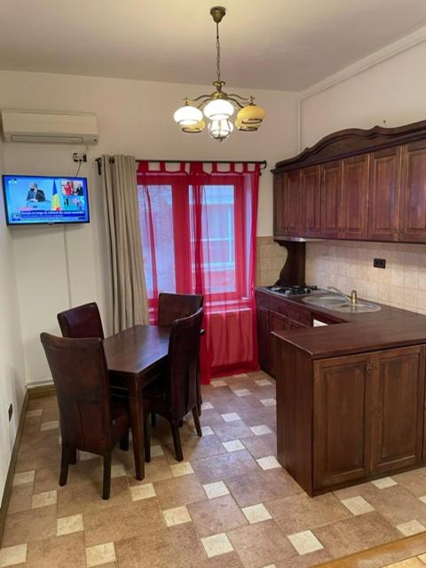 Ricky Apartment room 5